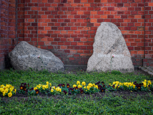 Bis in alle Ewigkeit - Ein Rundgang über den Dorotheenstädtischen Friedhof Bis in alle Ewigkeit - Ein Rundgang über den Dorotheenstädtischen Friedhof