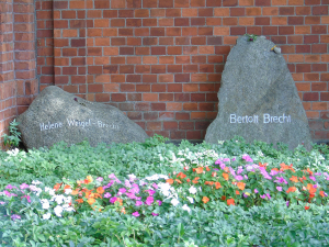 Berühmte Frauen - Friedhofsführung Dorotheenstädtischer Friedhof
